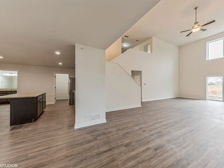 31 Olympus Dr — Photo 3