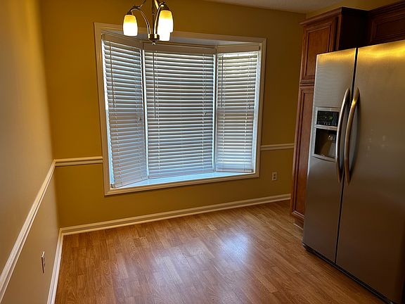 5th image of 915 A Shelby Dr #A