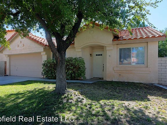 3rd image of 1521 Desert Ridge Ave #C3
