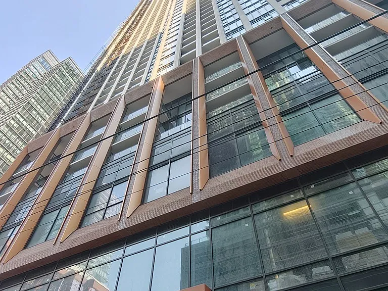 400 King St W #2119 — Photo 2
