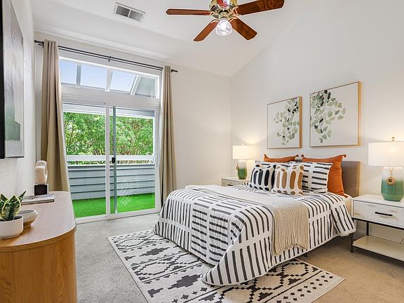 5th image of 1658 Parkview Green Cir