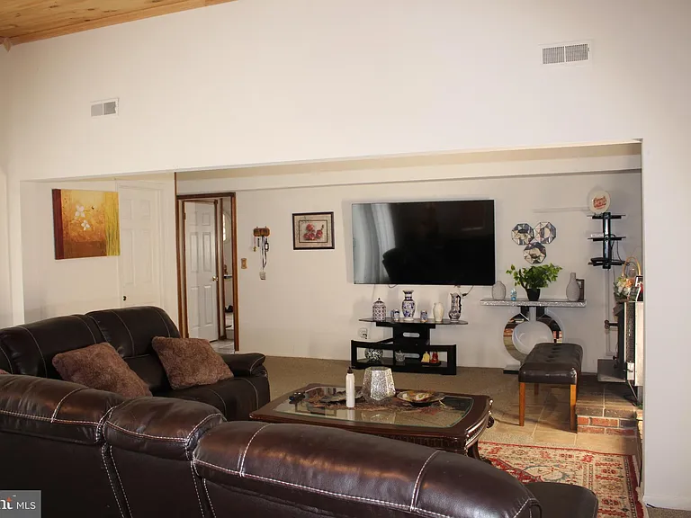 219 Meadow Dr — Photo 35