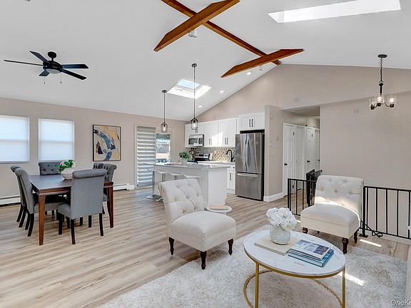 4th image of 3612 Somerset Drive