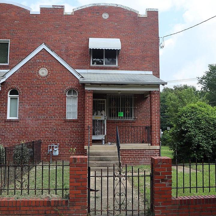 1st image of 4942 Blaine St NE