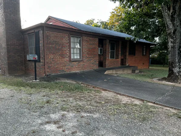 136 Skyline Dr, Toccoa, GA 30577