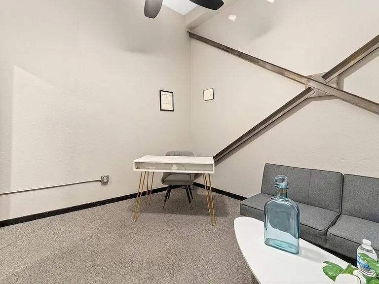 2142 Curtis St #101 — Photo 9