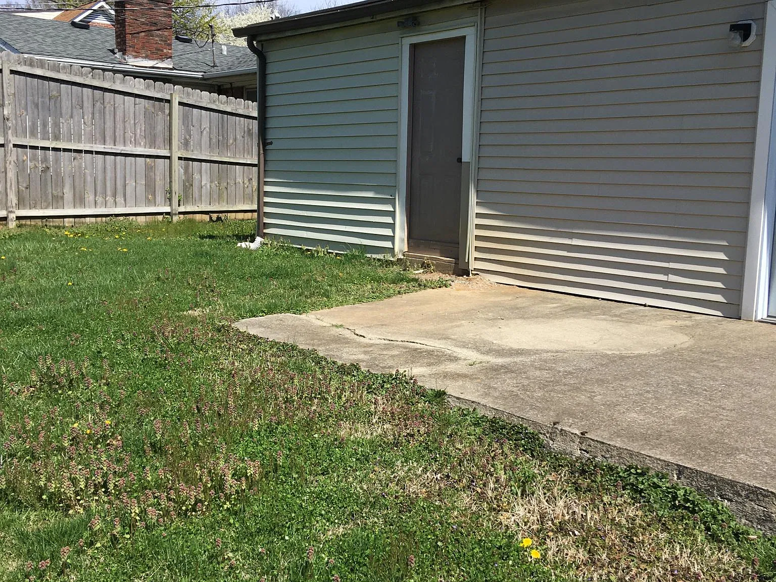 4 bed, 1.5 bath, 1607 sqft, $2,000 — Photo 4