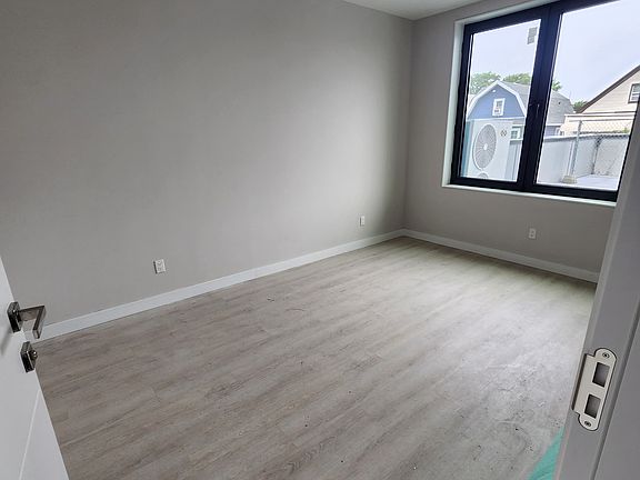 3rd image of 132-47 Metropolitan Ave #7E