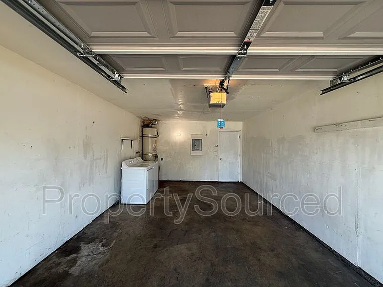 1944 Hickock Ct — Photo 33
