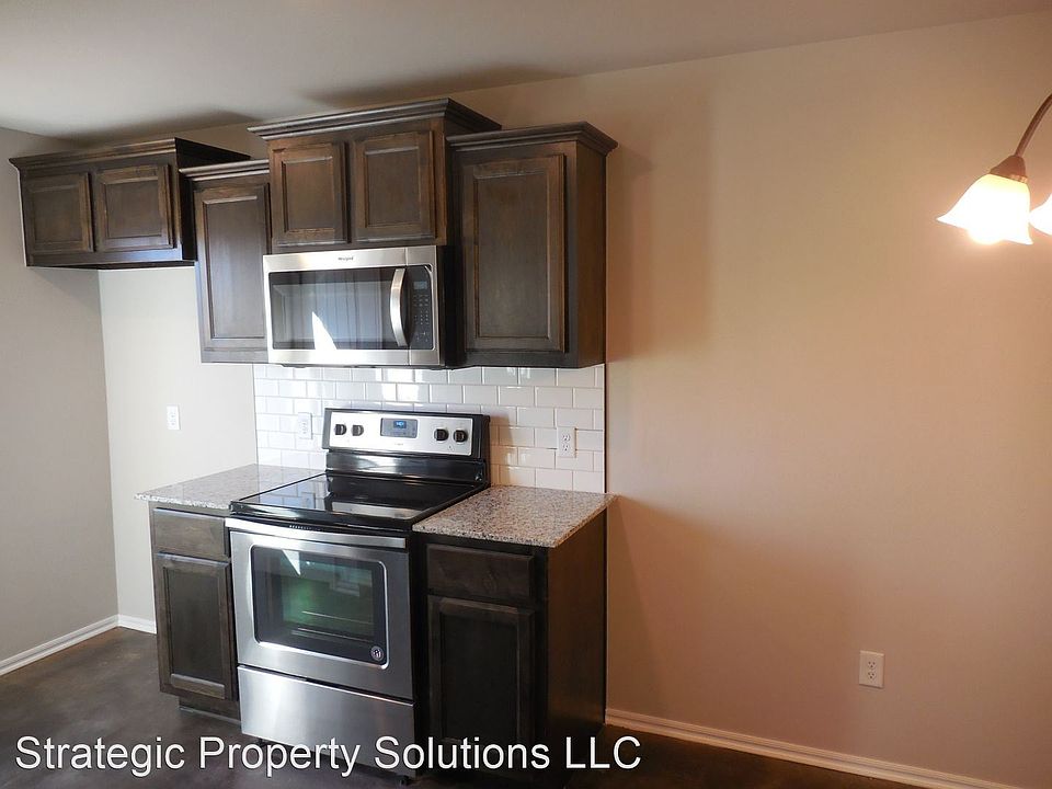 2nd image of 118 NE 23rd St Unit I