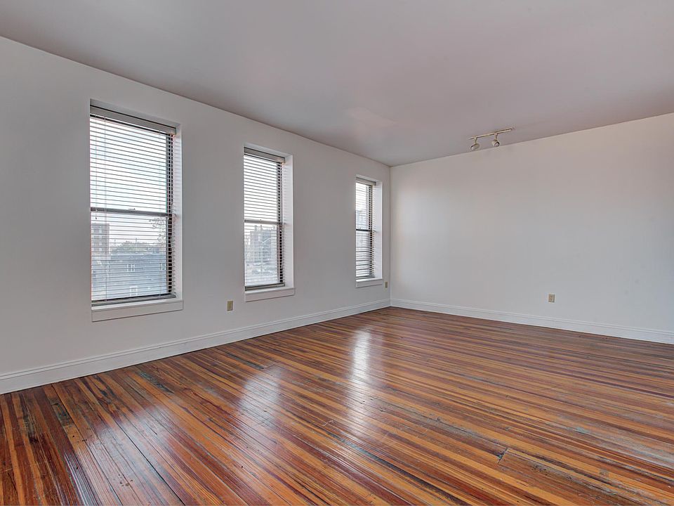 1st image of 919 N Pennsylvania St APT 303