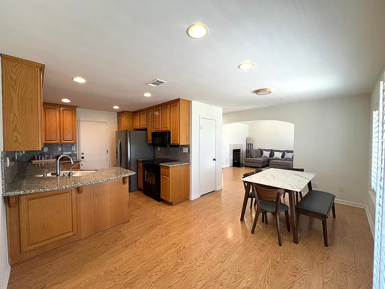 6011 E Montefino Ln — Photo 6