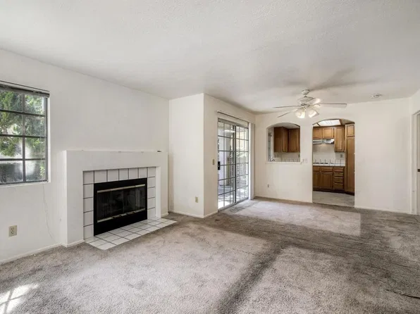 750 Breeze Hill Rd APT 121, Vista, CA 92081
