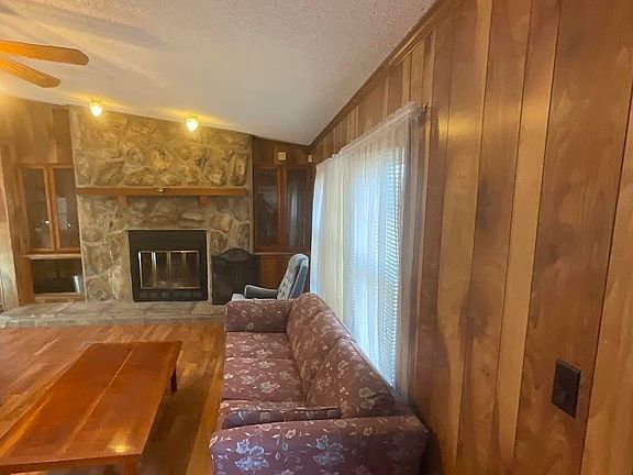 2nd image of 24422 Oliver Dr