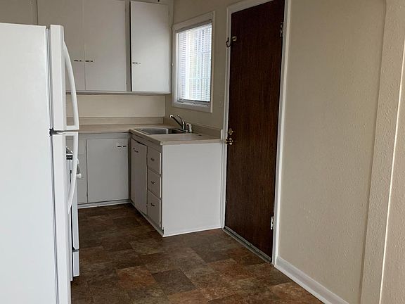 3rd image of 924 Pacific Ave APT A