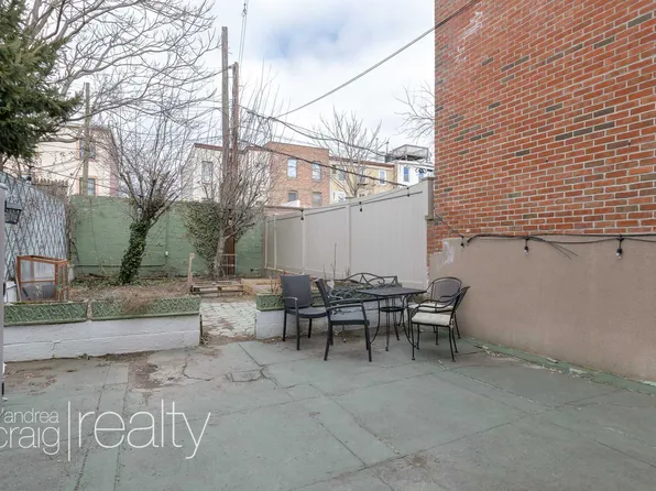 439 Carroll Street image 7 of 9