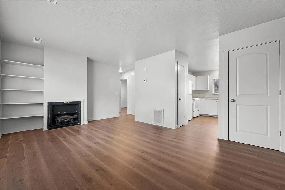 2 bed, 900 sqft, $1,199 — Photo 4