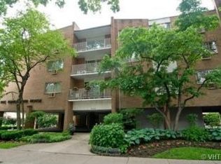 203 N Kenilworth Ave APT 2D, Oak Park, IL 60302