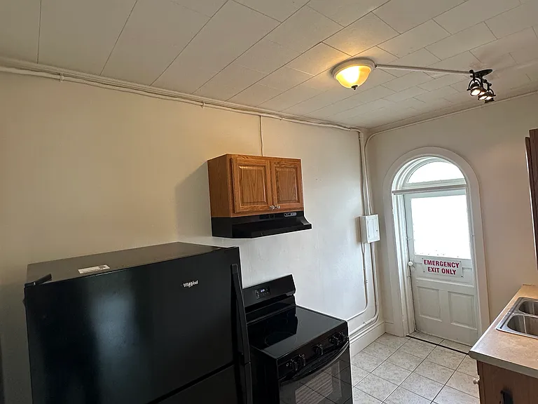 14 E Market St #7 — Photo 11
