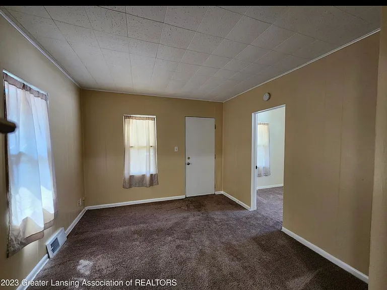 811 Call St — Photo 2