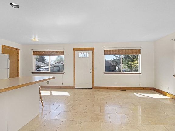 4th image of 951 Forest Bend Dr