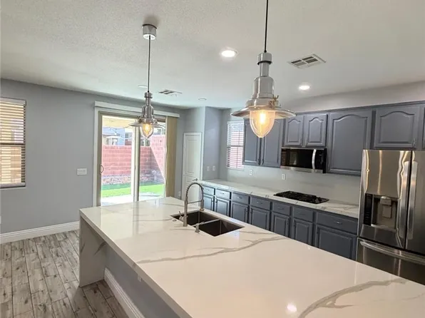 10549 Winter Grass Dr, Las Vegas, NV 89135