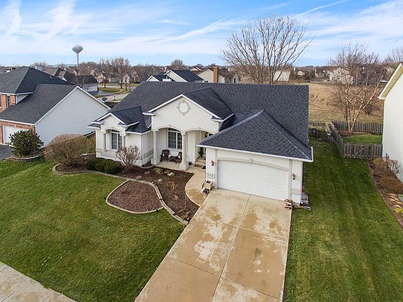 3rd image of 545 Danbury Dr