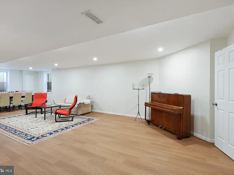 6324 Lenox Rd — Photo 31