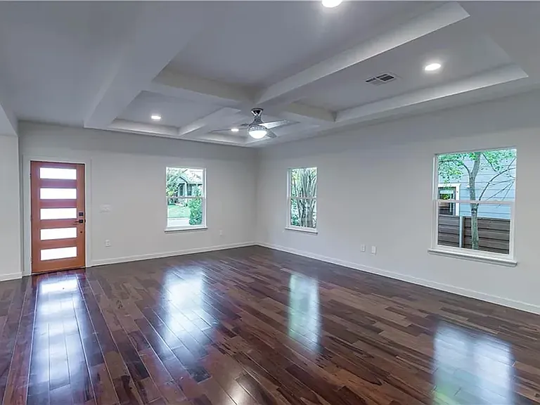 1713 Payne Ave — Photo 9