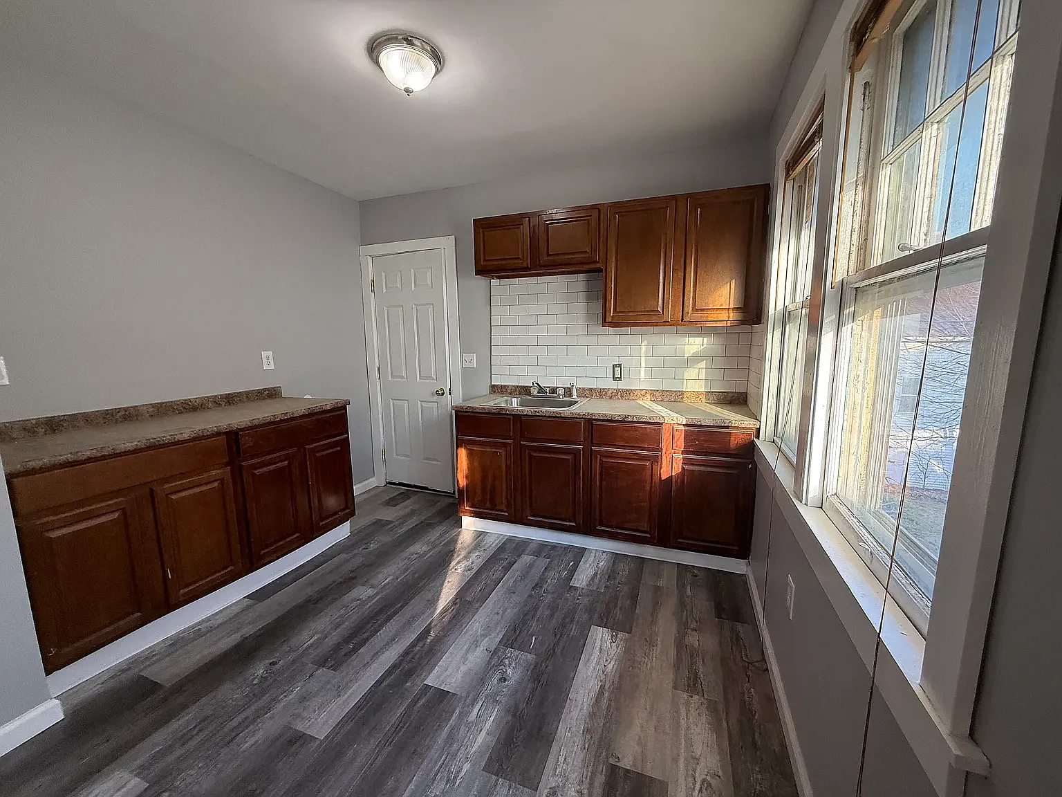 2 bed, 1000 sqft, $1,495 — Photo 3