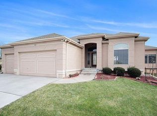 815 Creekmoor Pond Ln, Raymore, MO 64083