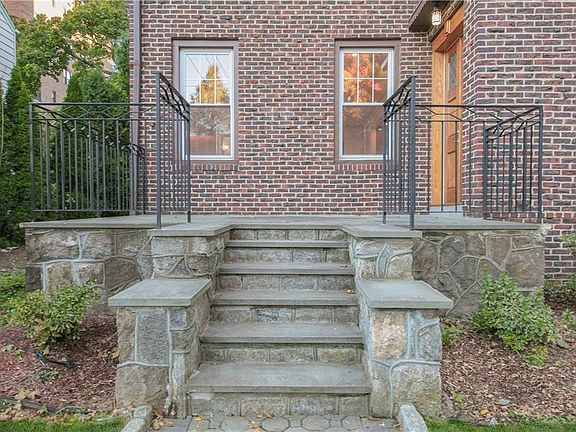 4th image of 70 Ellwood Ave