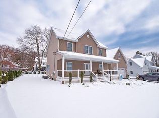 4 Bella Ct, North Providence, RI 02911
