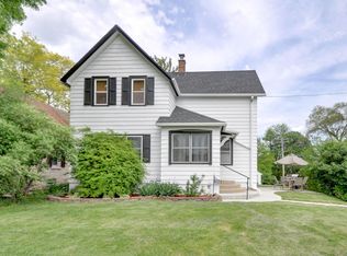 1350 S Elm Grove Rd, Brookfield, WI 53005