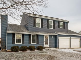 26 Brookstone Dr, Streamwood, IL 60107