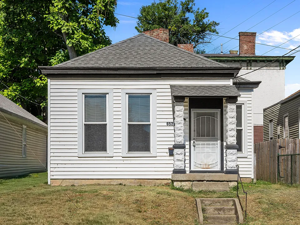 652 N 29th St