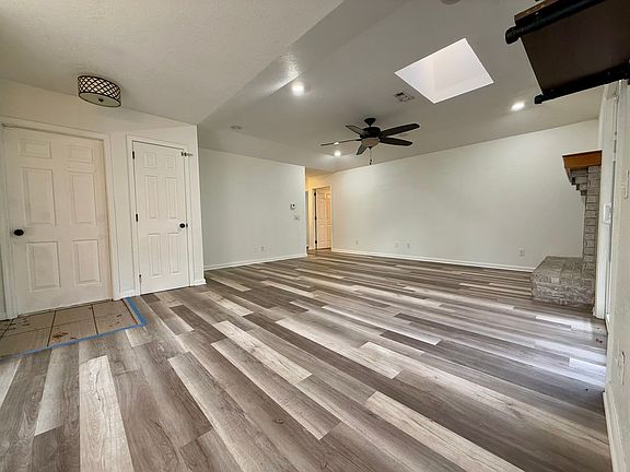 2nd image of 209 Jonathan Dr
