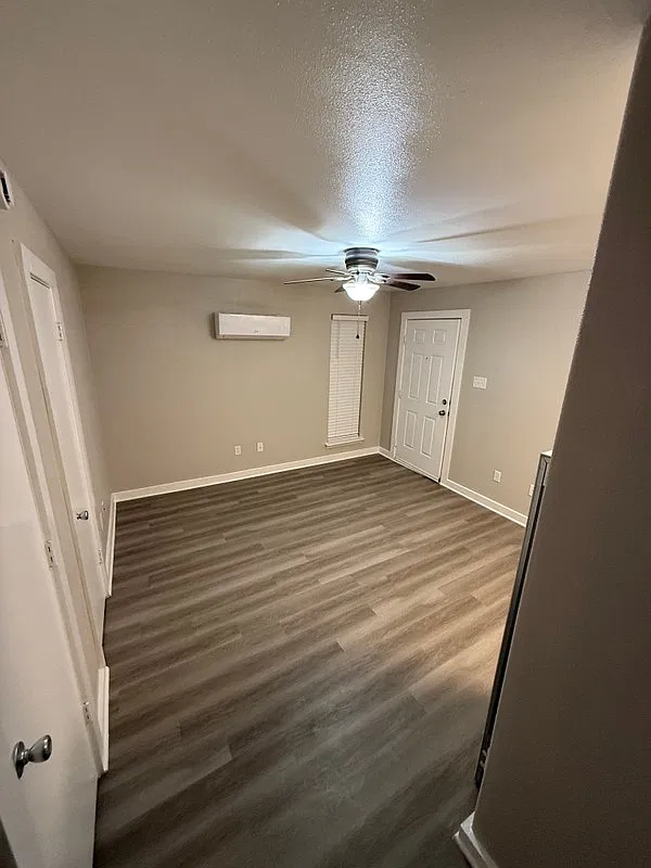 Studio, 1.0 bath, 448 sqft, $750 — Photo 2