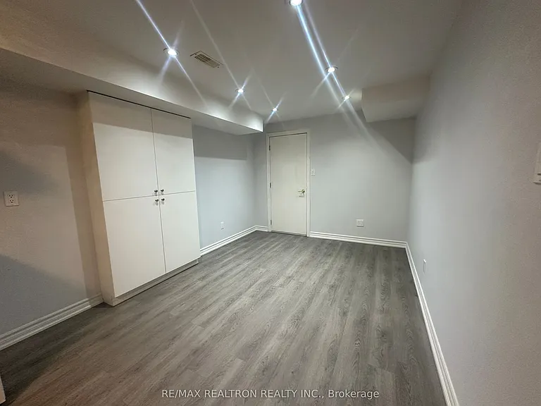 372 Mantle Ave #BASEMENT — Photo 6
