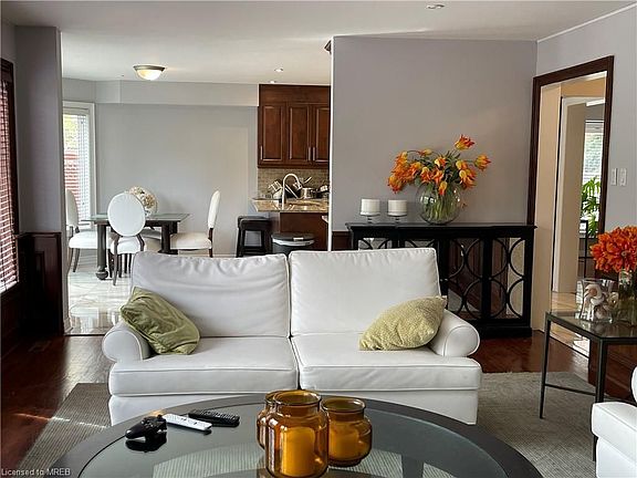 2nd image of 1464 Bayshire Dr