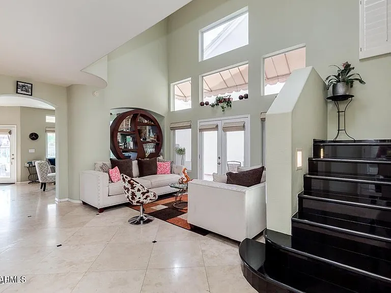 1139 E Frye Rd — Photo 10
