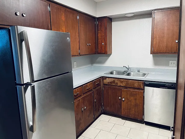 Courtyards West Updated Living in Central Lubbock — Photo 6