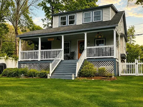 248 Pleasant Ave, Peaks Island, ME 04108