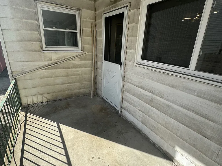 910 PENN ST - 2 — Photo 2