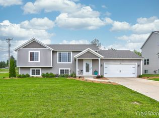 4940 Riverfield Dr SW, Wyoming, MI 49418