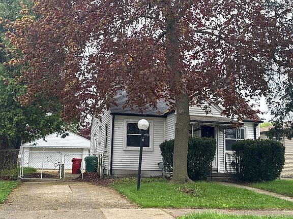 3rd image of 16426 Manchester Ave