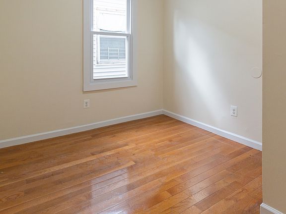5th image of 265 S 8th St Floor 1