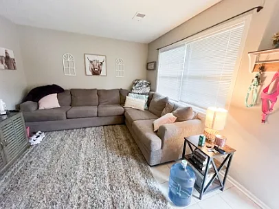 908 E Market St #5A — Photo 9