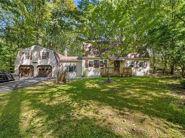 26 Bull Pine Rd, East Stroudsburg, PA 18301