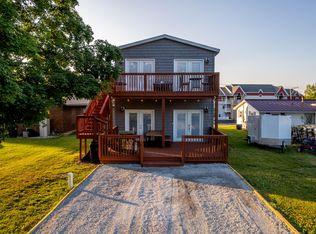 8995 E Hatchery Rd, Syracuse, IN 46567